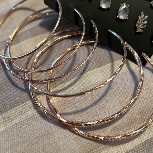 Earrings - Picture 2 of 4